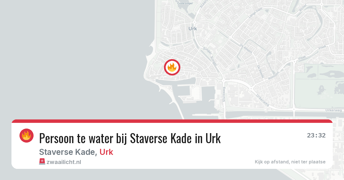 Persoon te water bij Staverse Kade in Urk — 30 mei 2026