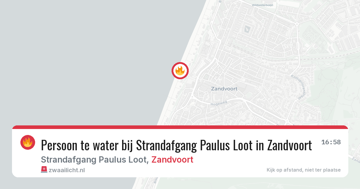 Persoon te water bij Strandafgang Paulus Loot in Zandvoort — 5 aug 2026