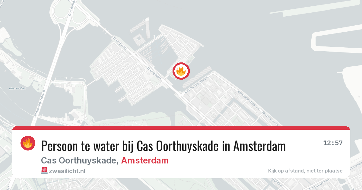 Persoon te water bij Cas Oorthuyskade in Amsterdam — 12 jun 2026