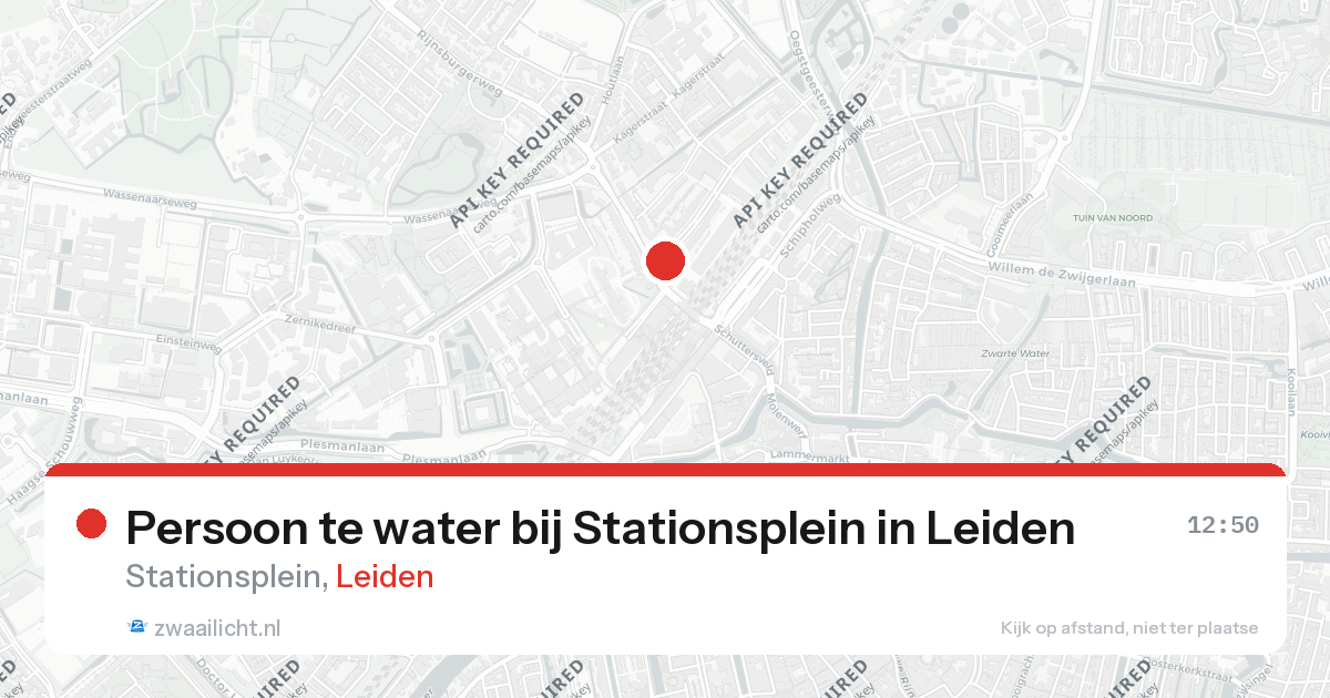 Persoon te water bij Stationsplein in Leiden — 4 mrt 2026