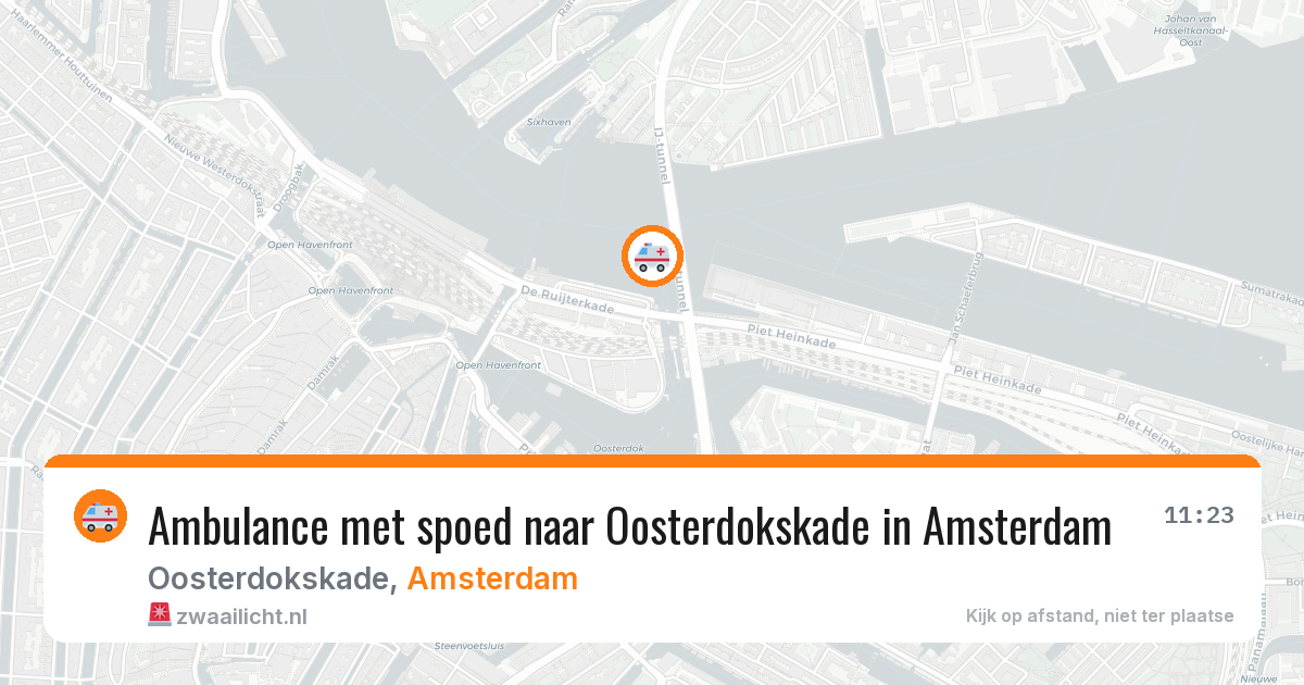 Ambulance met spoed naar Oosterdokskade in Amsterdam — 20 apr 2026