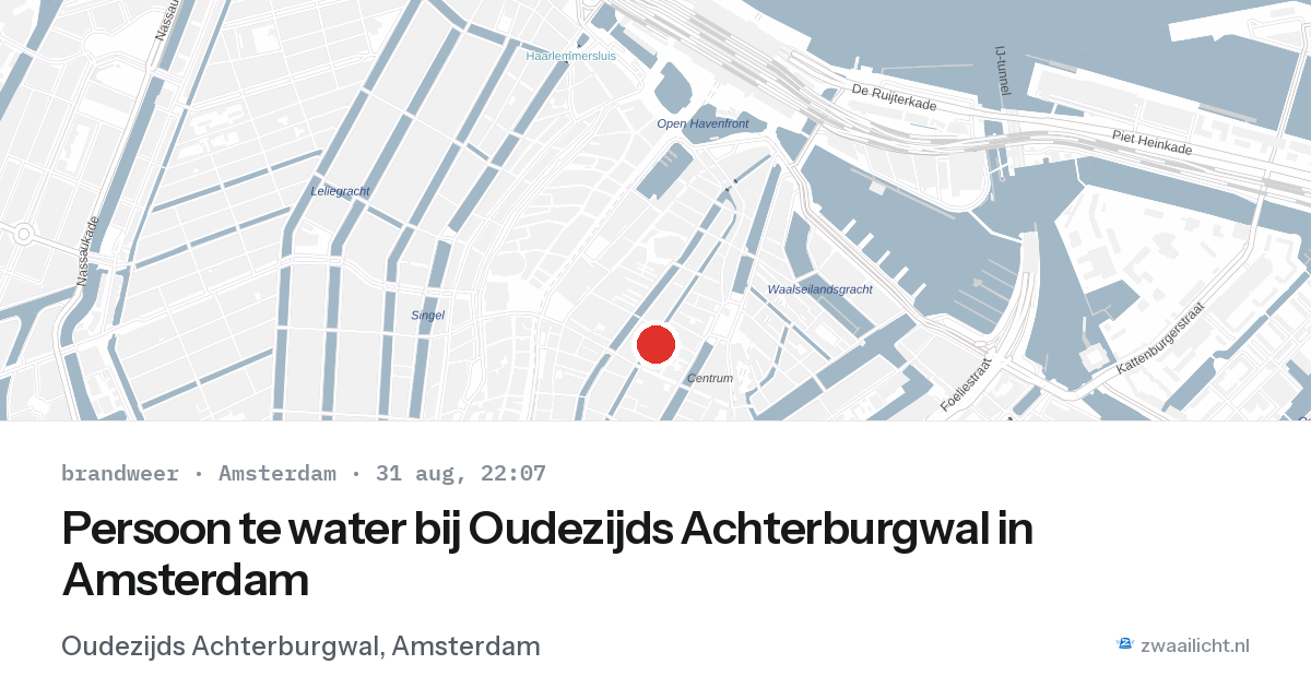 Persoon te water bij Oudezijds Achterburgwal in Amsterdam — 31 aug 2026