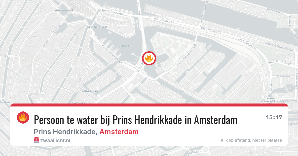 Persoon te water bij Prins Hendrikkade in Amsterdam — 9 apr 2026