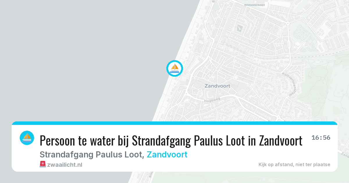 Persoon te water bij Strandafgang Paulus Loot in Zandvoort — 5 aug 2026