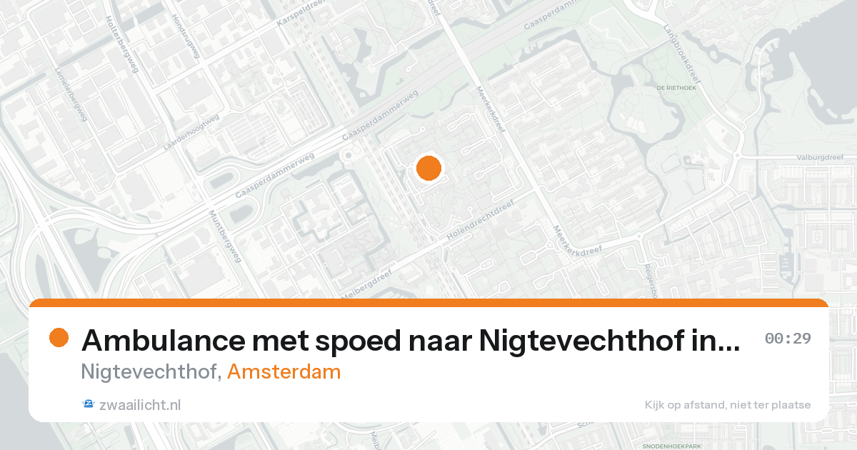 Ambulance met spoed naar Nigtevechthof in Amsterdam — 15 aug 2026