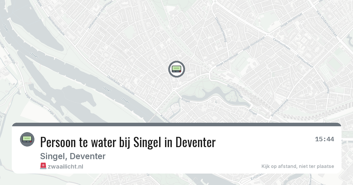 Persoon te water bij Singel in Deventer — 10 apr 2026