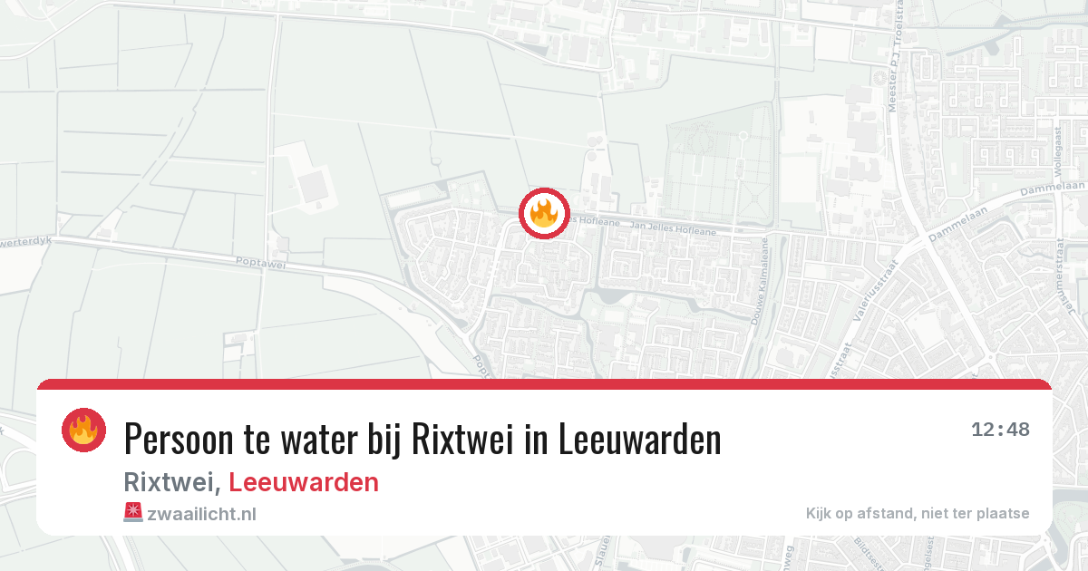 Persoon te water bij Rixtwei in Leeuwarden — 13 aug 2026