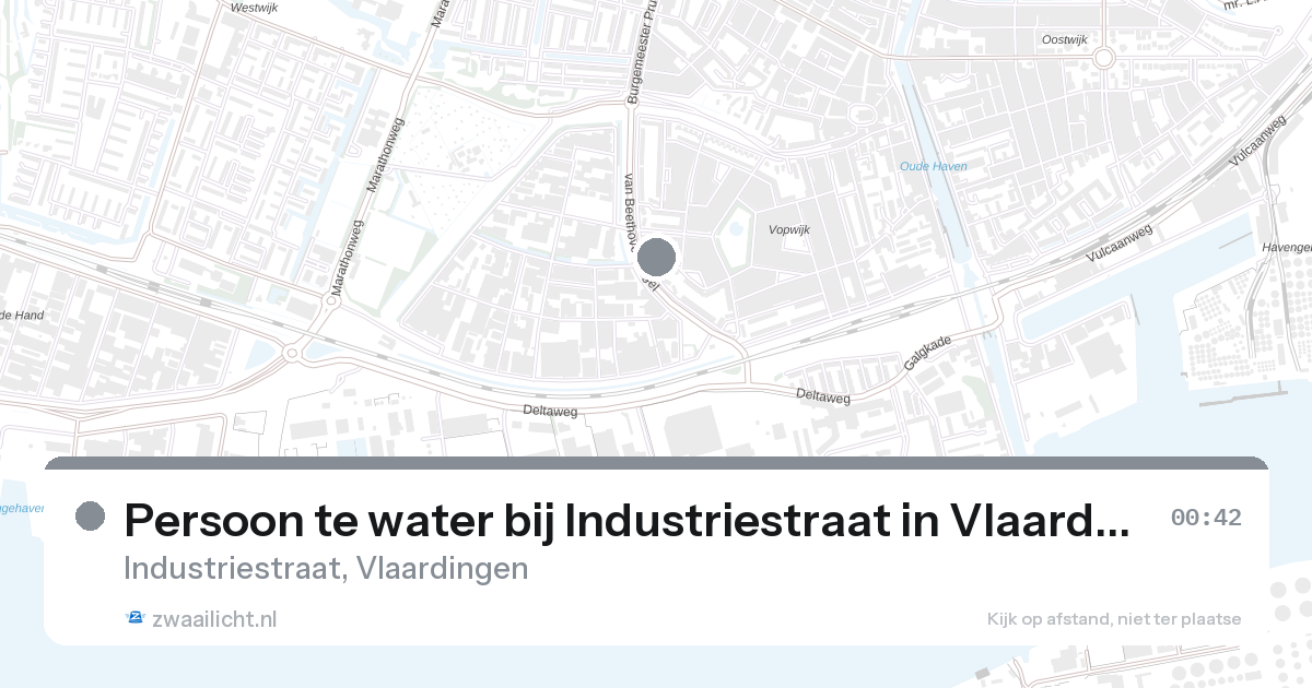Persoon te water bij Industriestraat in Vlaardingen — 13 feb 2026