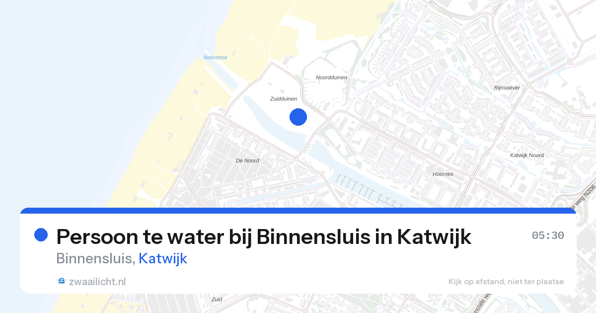Persoon te water bij Binnensluis in Katwijk — 19 apr 2026