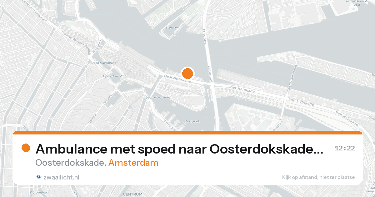 Ambulance met spoed naar Oosterdokskade in Amsterdam — 8 jun 2026