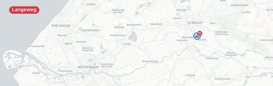 Kaart van Brandweerbus botst met auto op Langeweg Oud-Beijerland