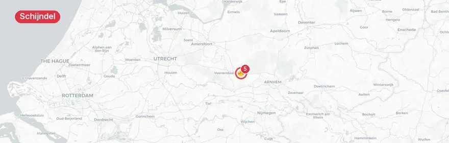Kaart van Schoorsteenbrand slaat over naar rieten dak in Schijndel