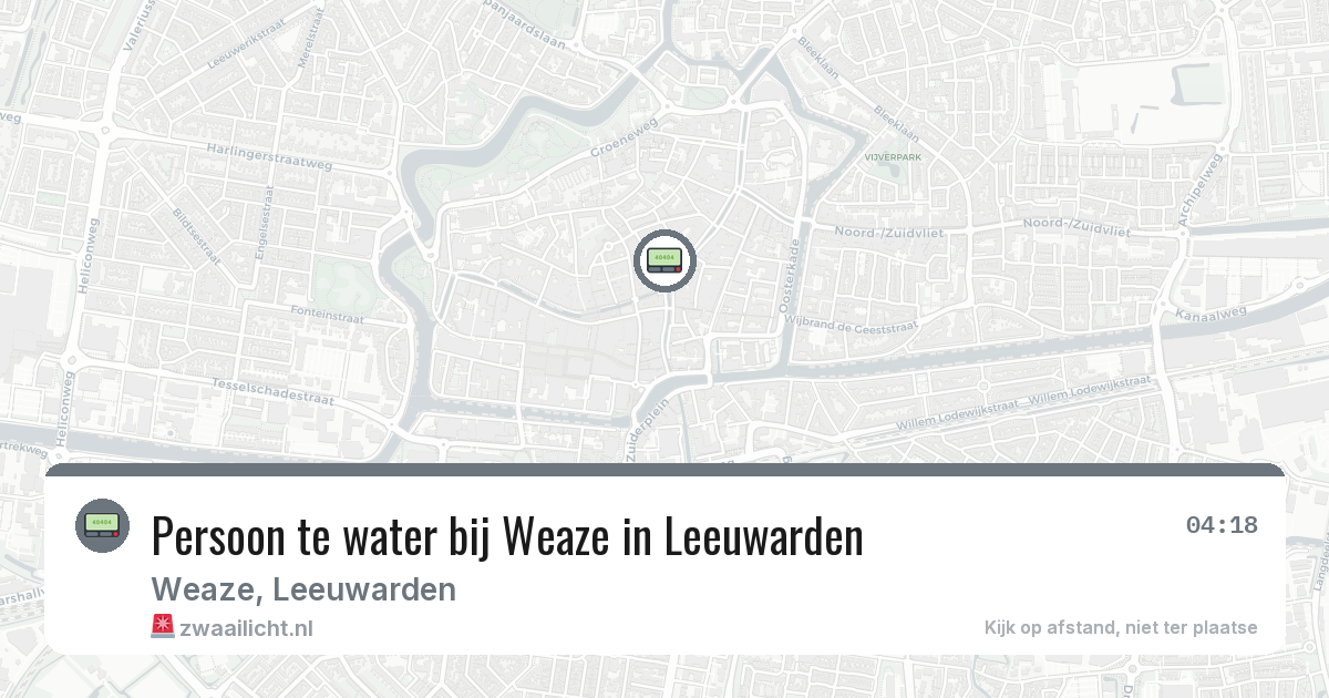 Persoon te water bij Weaze in Leeuwarden — 1 feb 2026