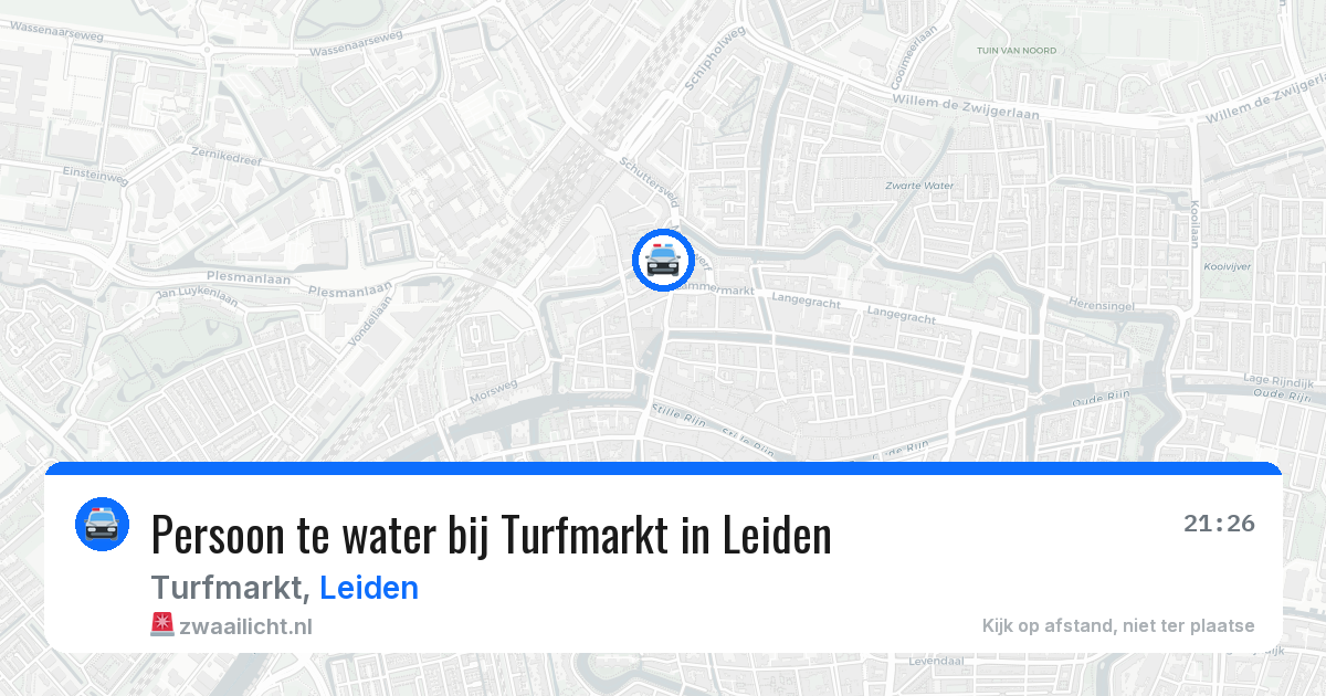 Persoon te water bij Turfmarkt in Leiden — 27 apr 2026