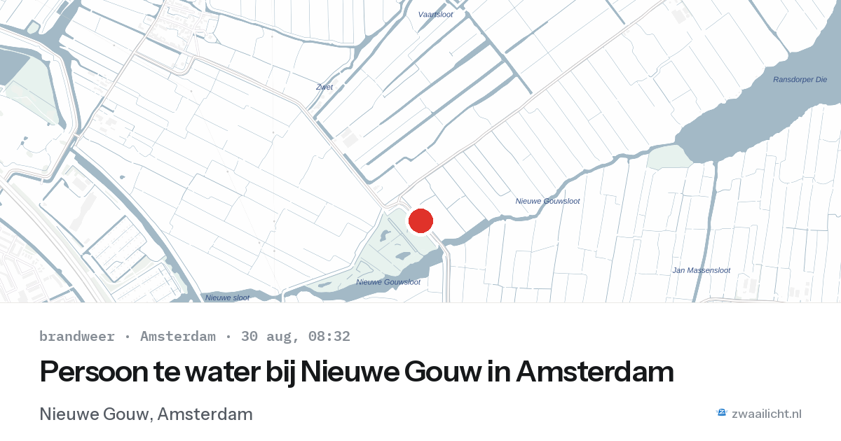 Persoon te water bij Nieuwe Gouw in Amsterdam — 30 aug 2026