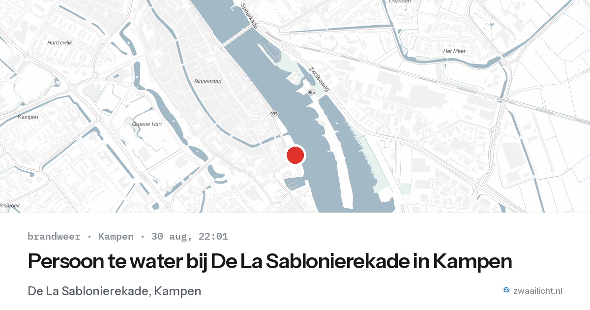 Persoon te water bij De La Sablonierekade in Kampen — 30 aug 2026